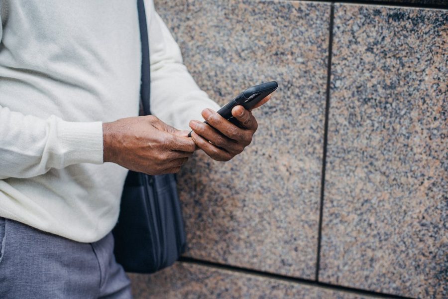 Wie zit er achter het telefoonnummer 030 7125772