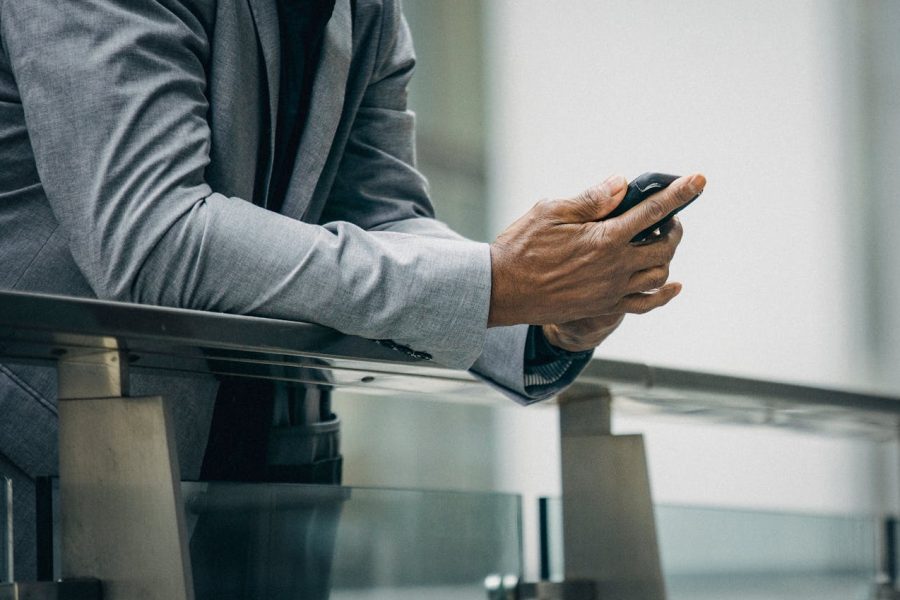 Wie zit er achter het telefoonnummer 302008808